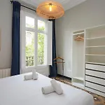 22dia1087- New 2br Flat In The Center! *