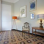 22dia1087- New 2br Flat In The Center!