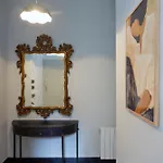 22dia1087- New 2br Flat In The Center! *