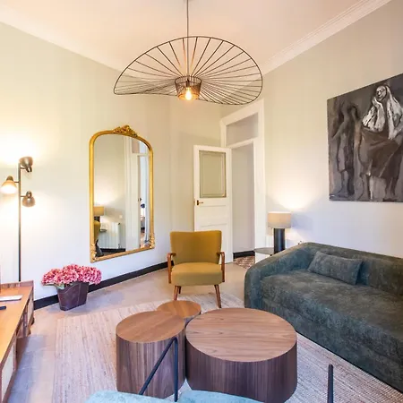 22dia1087- New 2br Flat In The Center! Apartment
