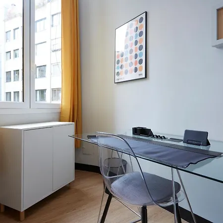 22dia1087- New 2br Flat In The Center!