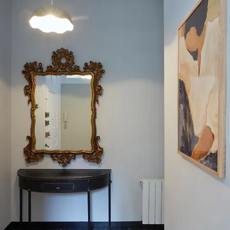 22dia1087- New 2br Flat In The Center! *